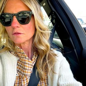 Meet your Posher, Cornelia